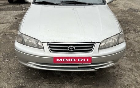 Toyota Camry, 2000 год, 650 000 рублей, 1 фотография