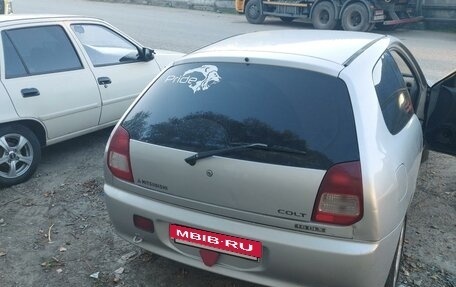 Mitsubishi Colt VI рестайлинг, 2000 год, 260 000 рублей, 4 фотография