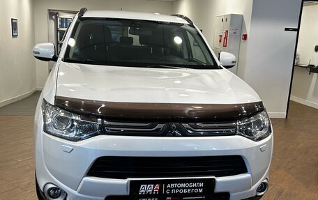 Mitsubishi Outlander III рестайлинг 3, 2013 год, 1 920 000 рублей, 6 фотография