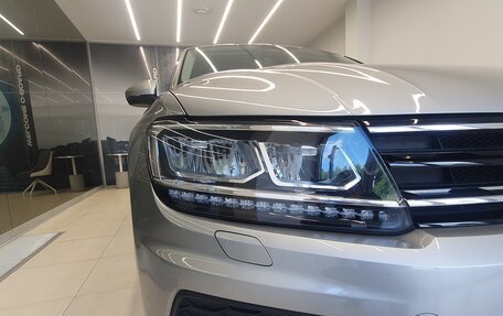 Volkswagen Tiguan II, 2020 год, 2 855 000 рублей, 8 фотография