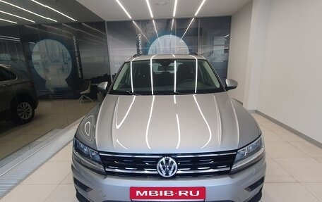 Volkswagen Tiguan II, 2020 год, 2 855 000 рублей, 2 фотография