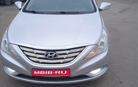 Hyundai Sonata VI, 2011 год, 1 200 000 рублей, 2 фотография