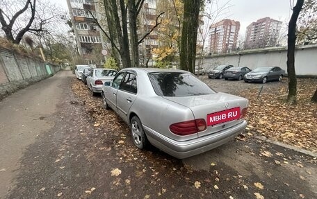 Mercedes-Benz E-Класс, 1997 год, 499 000 рублей, 2 фотография