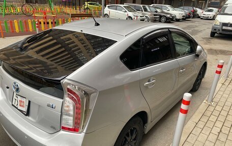 Toyota Prius, 2013 год, 1 300 000 рублей, 2 фотография