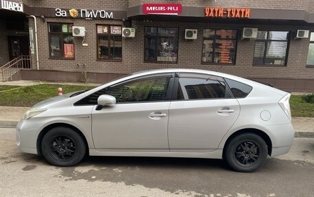 Toyota Prius, 2013 год, 1 300 000 рублей, 3 фотография