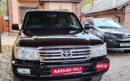 Toyota Land Cruiser 100 рестайлинг 2, 2005 год, 2 180 000 рублей, 2 фотография