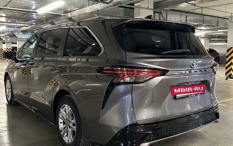 Toyota Sienna, 2021 год, 5 100 000 рублей, 3 фотография