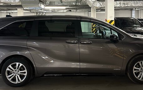 Toyota Sienna, 2021 год, 5 100 000 рублей, 6 фотография