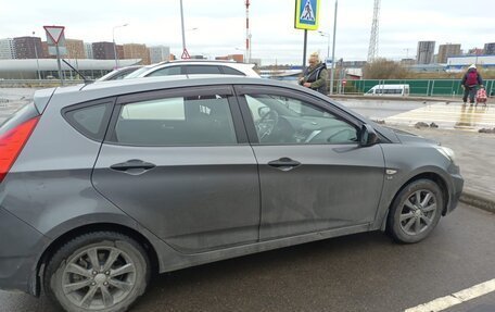 Hyundai Solaris II рестайлинг, 2012 год, 1 300 000 рублей, 3 фотография