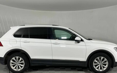 Volkswagen Tiguan II, 2017 год, 2 400 000 рублей, 4 фотография