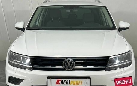 Volkswagen Tiguan II, 2017 год, 2 400 000 рублей, 2 фотография