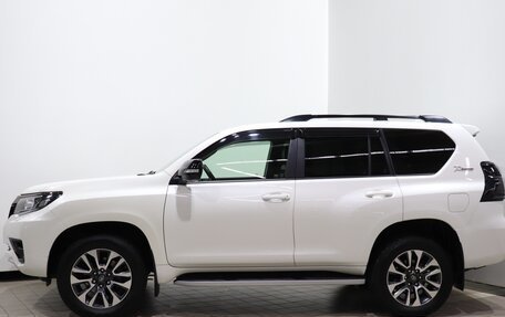 Toyota Land Cruiser Prado 150 рестайлинг 2, 2021 год, 8 900 000 рублей, 8 фотография