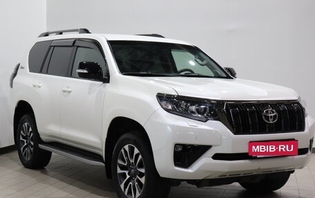 Toyota Land Cruiser Prado 150 рестайлинг 2, 2021 год, 8 900 000 рублей, 3 фотография