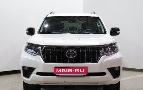 Toyota Land Cruiser Prado 150 рестайлинг 2, 2021 год, 8 900 000 рублей, 2 фотография