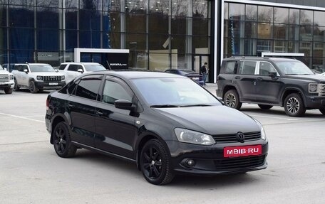 Volkswagen Polo VI (EU Market), 2013 год, 937 000 рублей, 2 фотография