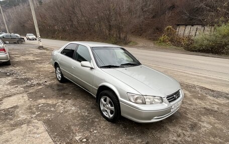 Toyota Camry, 2000 год, 650 000 рублей, 2 фотография