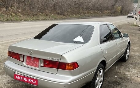 Toyota Camry, 2000 год, 650 000 рублей, 4 фотография