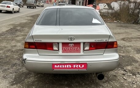 Toyota Camry, 2000 год, 650 000 рублей, 5 фотография