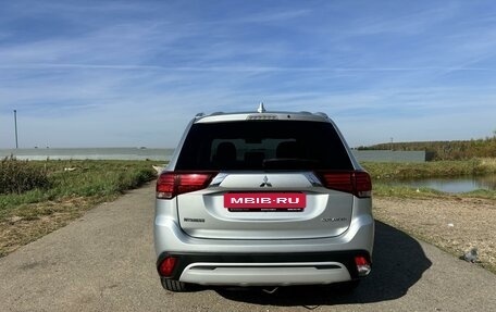 Mitsubishi Outlander III рестайлинг 3, 2019 год, 1 895 000 рублей, 7 фотография