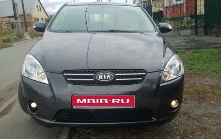 KIA cee'd I рестайлинг, 2010 год, 660 000 рублей, 3 фотография