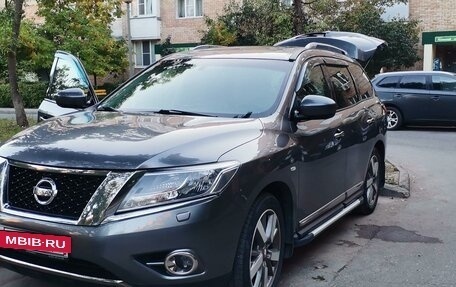 Nissan Pathfinder, 2016 год, 2 300 000 рублей, 2 фотография