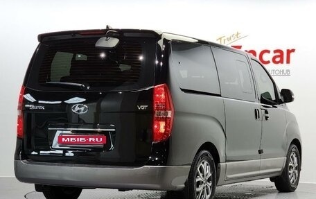 Hyundai Grand Starex Grand Starex I рестайлинг 2, 2020 год, 3 820 000 рублей, 3 фотография