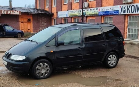 Volkswagen Sharan I рестайлинг, 1998 год, 230 000 рублей, 2 фотография