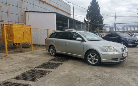 Toyota Avensis III рестайлинг, 2004 год, 890 000 рублей, 3 фотография