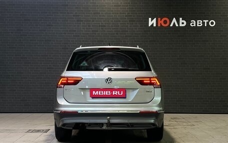 Volkswagen Tiguan II, 2017 год, 2 532 000 рублей, 6 фотография