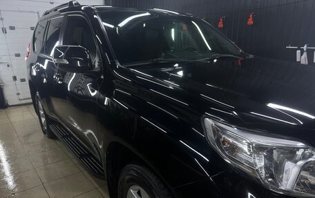 Toyota Land Cruiser Prado 150 рестайлинг 2, 2014 год, 2 850 000 рублей, 3 фотография