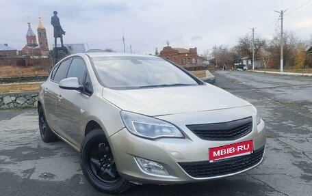 Opel Astra J, 2011 год, 585 000 рублей, 3 фотография