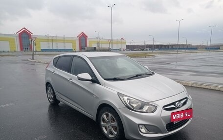 Hyundai Solaris II рестайлинг, 2011 год, 950 000 рублей, 4 фотография