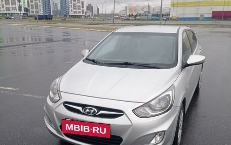 Hyundai Solaris II рестайлинг, 2011 год, 950 000 рублей, 5 фотография