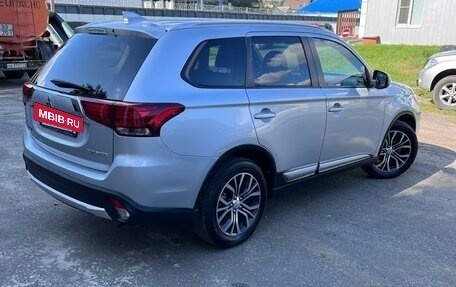 Mitsubishi Outlander III рестайлинг 3, 2017 год, 3 100 000 рублей, 5 фотография