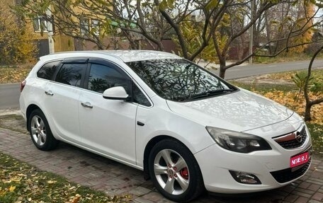 Opel Astra J, 2011 год, 960 000 рублей, 1 фотография