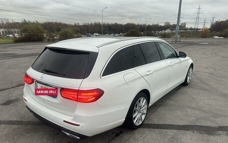 Mercedes-Benz E-Класс, 2019 год, 2 900 000 рублей, 3 фотография