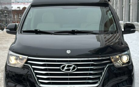 Hyundai Grand Starex Grand Starex I рестайлинг 2, 2019 год, 4 800 000 рублей, 3 фотография