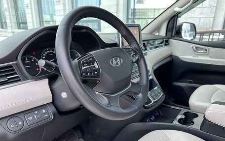 Hyundai Grand Starex Grand Starex I рестайлинг 2, 2019 год, 4 800 000 рублей, 13 фотография