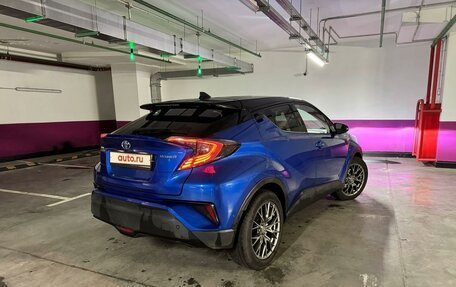 Toyota C-HR I рестайлинг, 2018 год, 2 700 000 рублей, 9 фотография