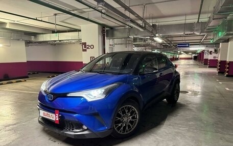 Toyota C-HR I рестайлинг, 2018 год, 2 700 000 рублей, 5 фотография