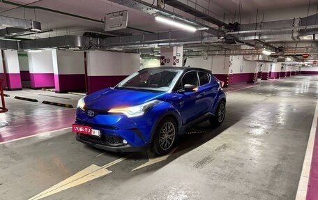 Toyota C-HR I рестайлинг, 2018 год, 2 700 000 рублей, 2 фотография