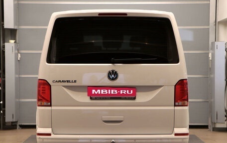 Volkswagen Caravelle T6 рестайлинг, 2021 год, 4 699 000 рублей, 5 фотография