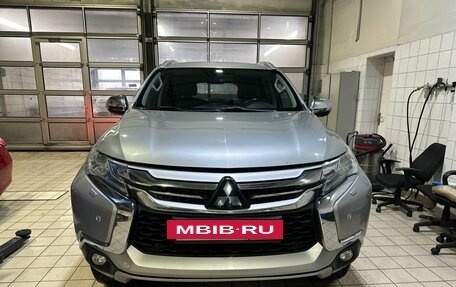 Mitsubishi Pajero Sport III рестайлинг, 2018 год, 3 197 000 рублей, 2 фотография