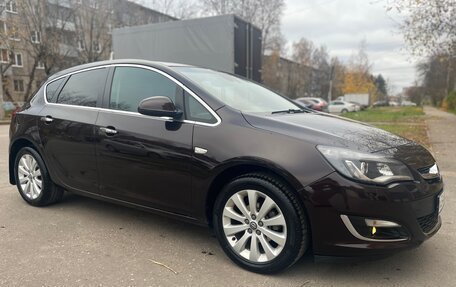 Opel Astra J, 2013 год, 950 000 рублей, 3 фотография