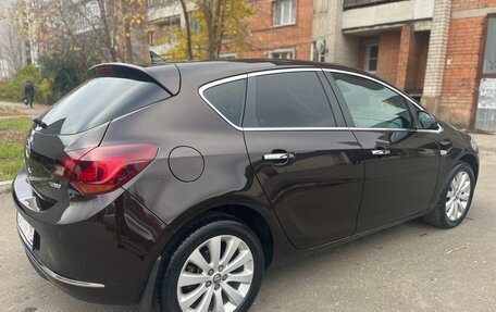 Opel Astra J, 2013 год, 950 000 рублей, 6 фотография