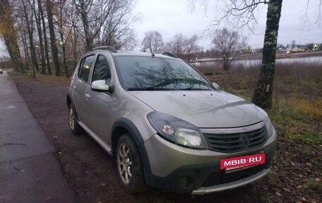 Renault Sandero II рестайлинг, 2014 год, 680 000 рублей, 2 фотография