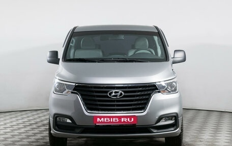 Hyundai Grand Starex Grand Starex I рестайлинг 2, 2020 год, 4 789 000 рублей, 2 фотография