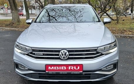 Volkswagen Passat B8 рестайлинг, 2019 год, 3 185 000 рублей, 2 фотография