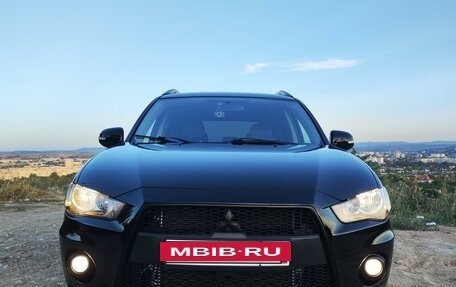 Mitsubishi Outlander III рестайлинг 3, 2011 год, 1 465 000 рублей, 4 фотография