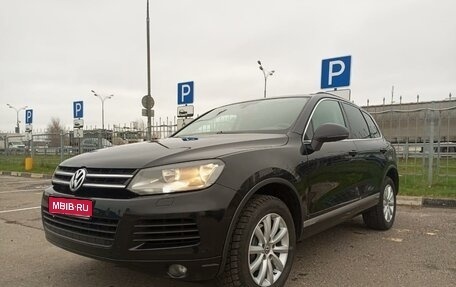 Volkswagen Touareg III, 2011 год, 2 500 000 рублей, 1 фотография